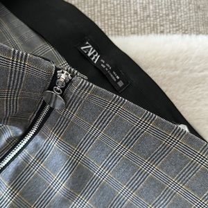 Zara leggings size L fits M too